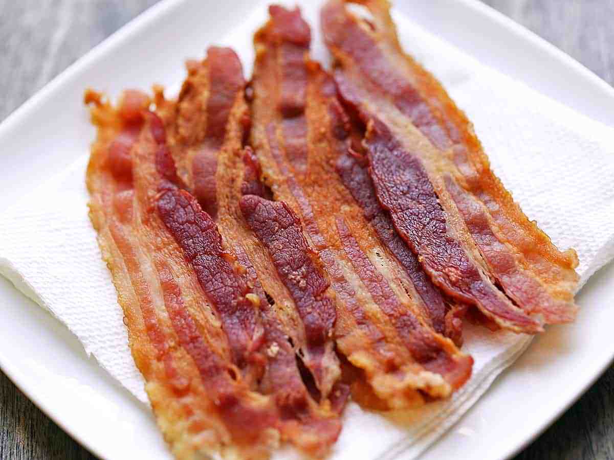 Can you eat raw bacon?