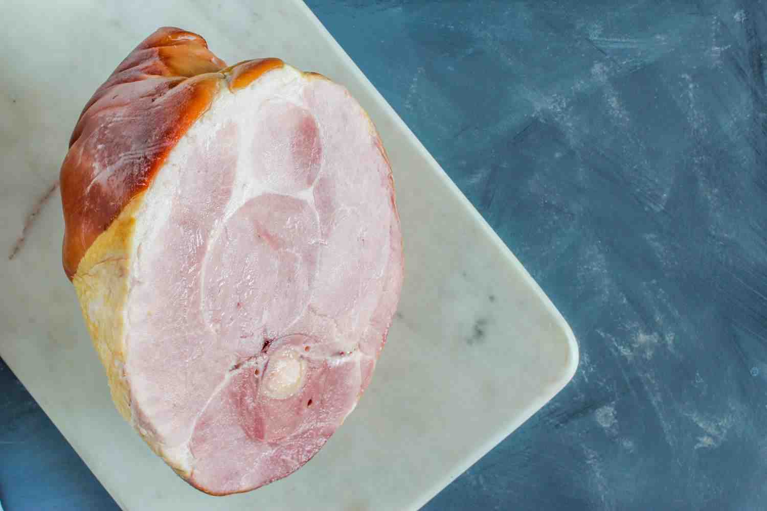 Does fresh ham taste like pork?