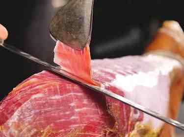 What is the difference between a spiral ham and a regular ham?